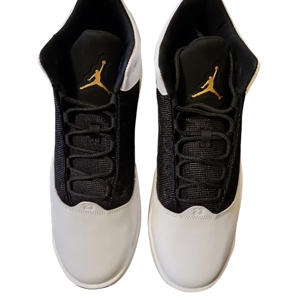 Jordan Black and White Sneakers Max Aura 2 Size 12